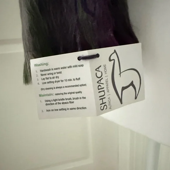 Elegant Purple and Gray Striped Scarf - BRAND NEW WITH TAGS - Picture 6 of 6